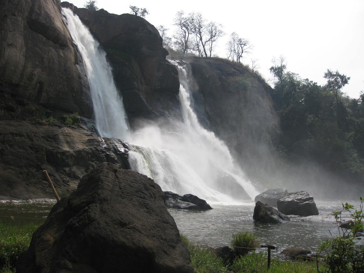 Magic Land Resorts Athirapally Irinjalakuda Extérieur photo