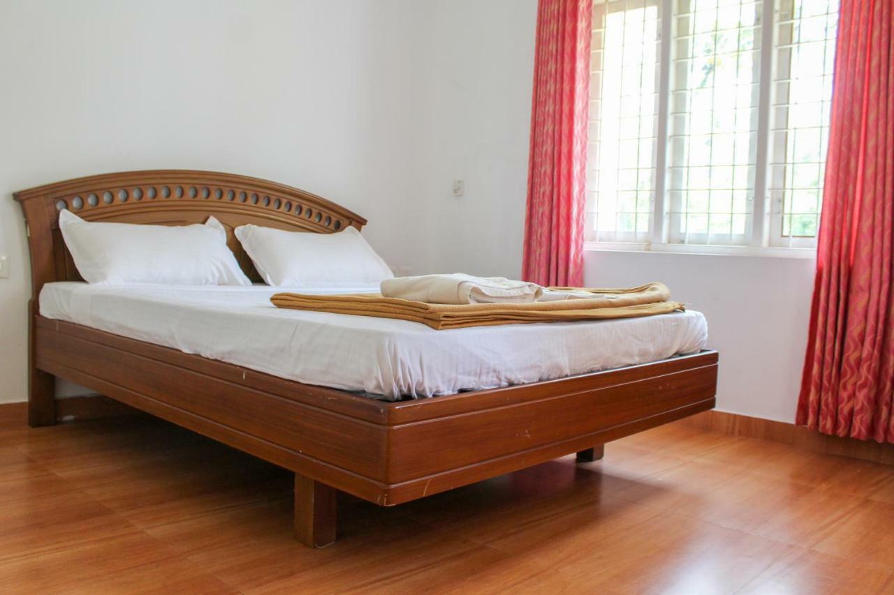Magic Land Resorts Athirapally Irinjalakuda Extérieur photo