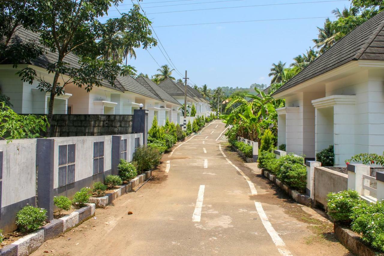 Magic Land Resorts Athirapally Irinjalakuda Extérieur photo